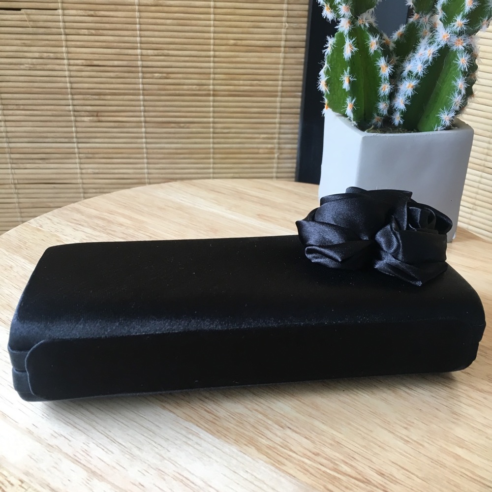Style & Co Black Roses Clutch - Picture 3 of 7